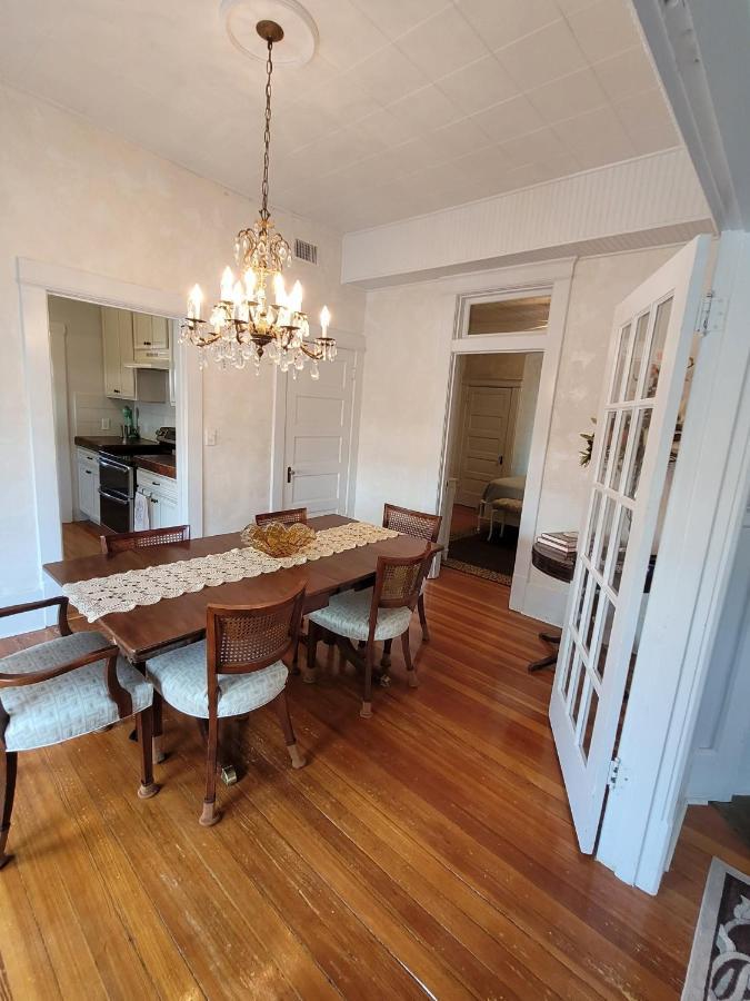 Holland House - Historic And Sophisticated Villa Alpine Bagian luar foto